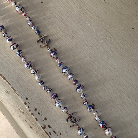 Rare Chanel Graffiti Splatter Paint Pearl Necklace - Picture 5 of 6
